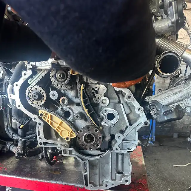 Land Rover discovery engine rebuild in progress